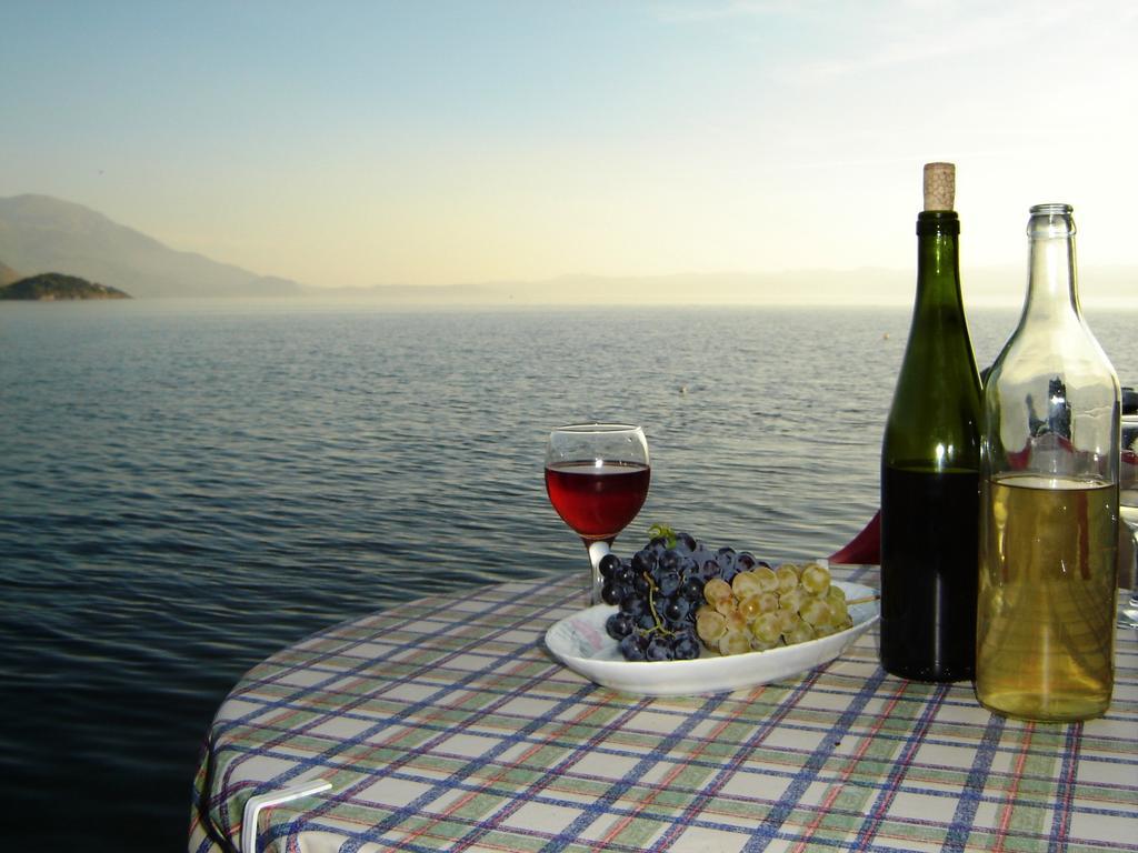 'By The Lake' Apartments Ohrid Chambre photo